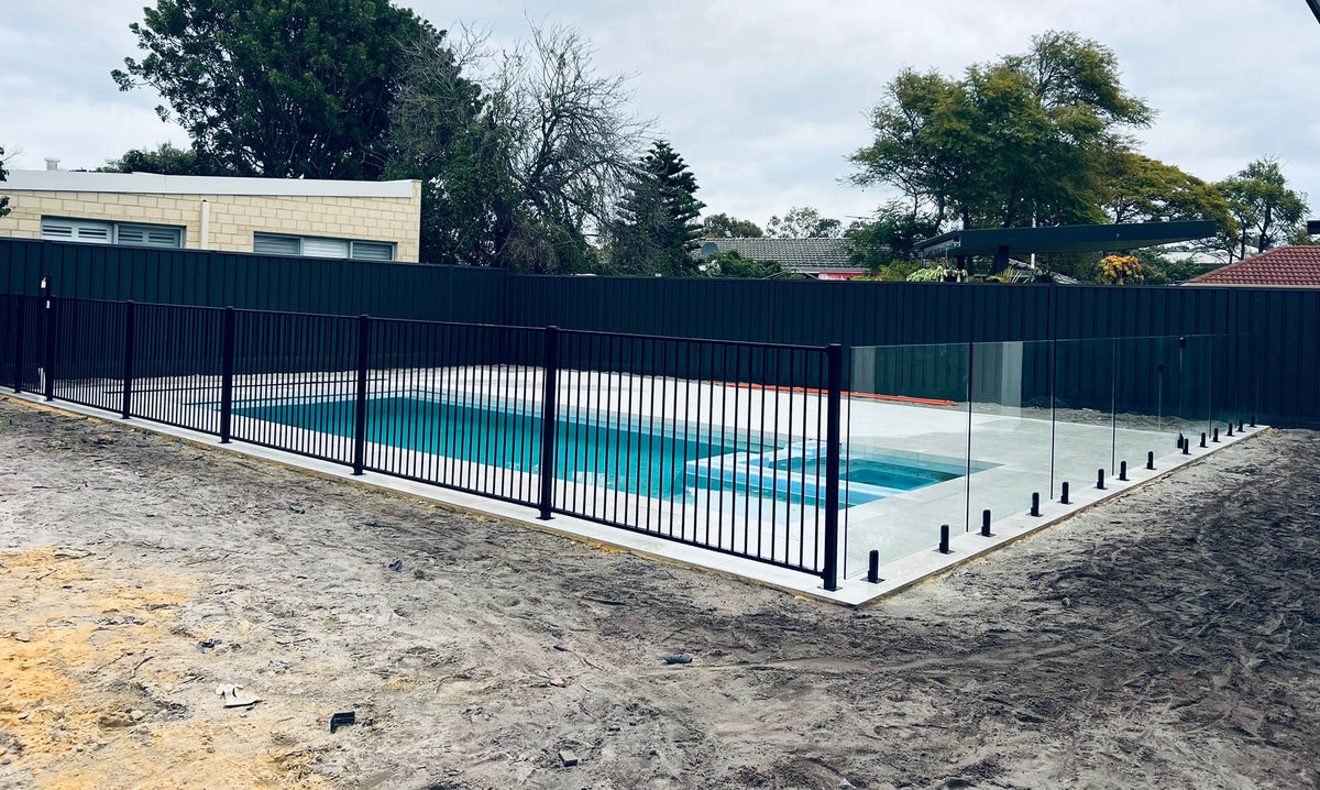 Aluminium Tubular Pool Fence Gallery – UFENCEIT